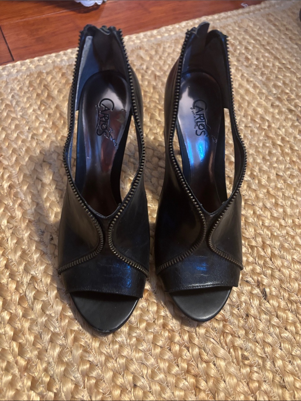 Carlos by Carlos Santana Black Peep-Toe Zipper-Trim Pumps